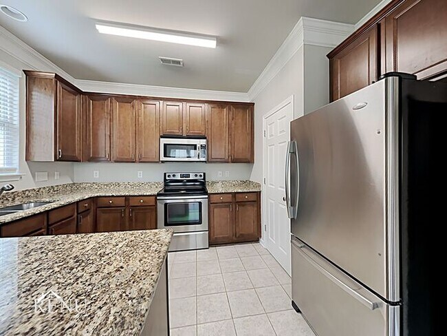 Building Photo - 211 Oglethorpe Cir