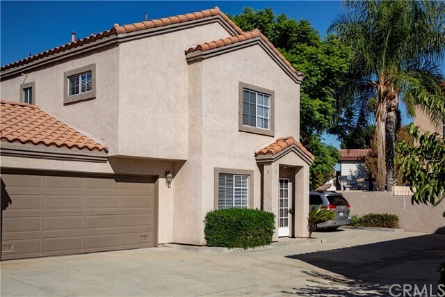 Foto principal - 1081 E Grand Ave