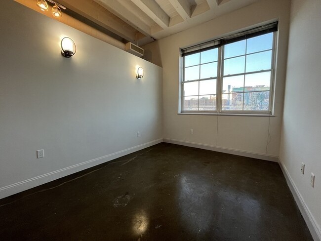 Building Photo - 24 Mt Vernon St