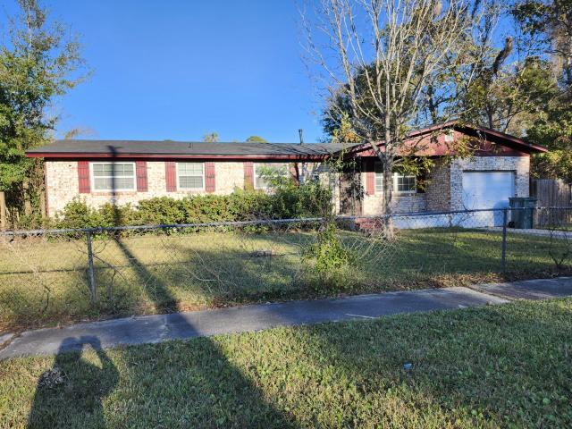 Foto principal - 3 bedroom in Jacksonville FL 32219