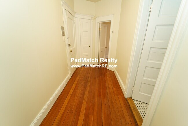 Building Photo - 208 Winthrop Rd