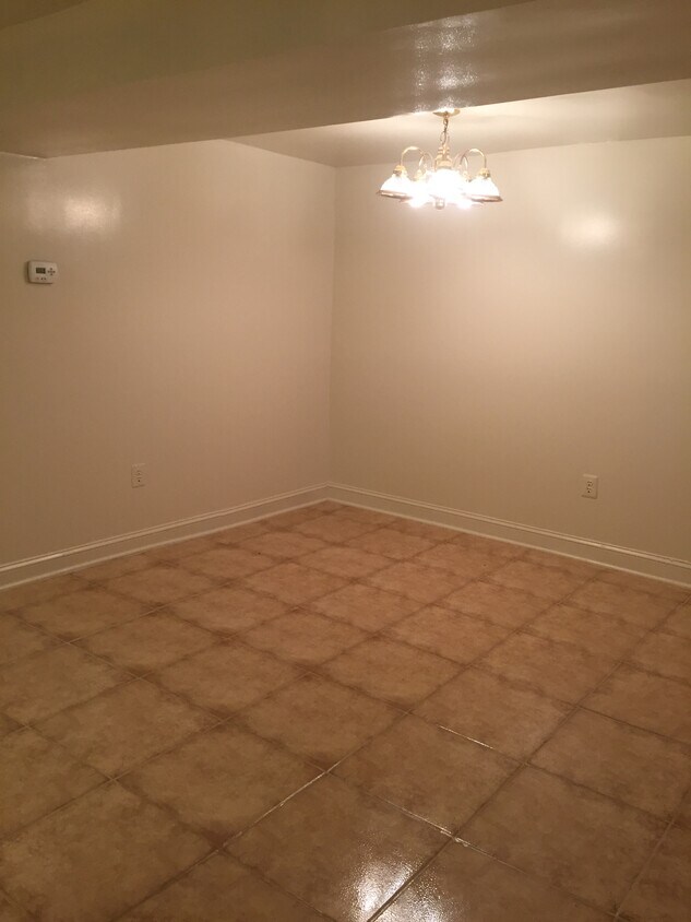Foto principal - 1304 Kenyon St NW