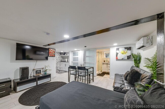 Building Photo - 3609 SW 58th Ave
