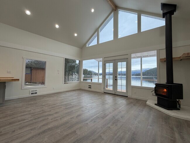 Foto del edificio - 34761 S Shore Dr