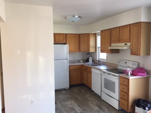 Building Photo - 3 Bedroom townhouse