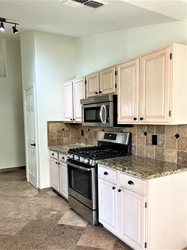 Foto del edificio - 10358 E Davenport Dr