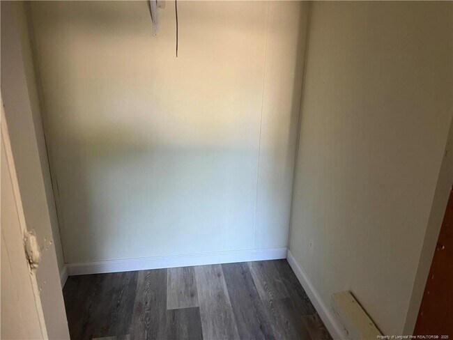 Foto del edificio - 4439 Betsy Ross Dr