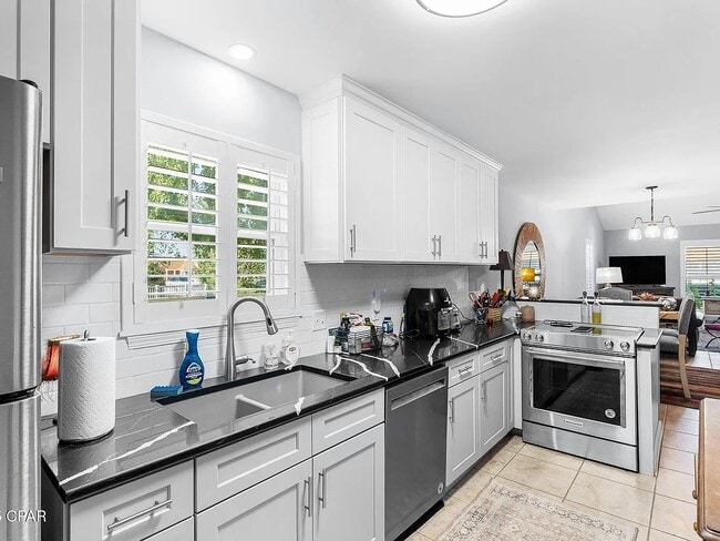 Foto del edificio - 4036 Woodridge Rd