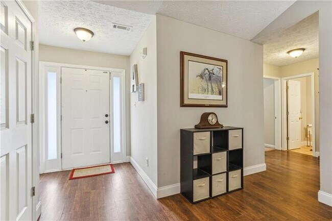 Building Photo - 2432 Heatherton Ct