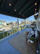 Building Photo - 1709 Biovu Dr