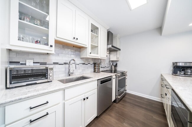 Foto del edificio - 551 Observer Hwy