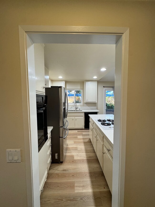 Building Photo - 4894 Alondra Way