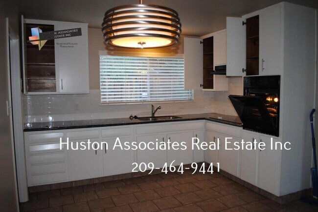Building Photo - 7120 Inglewood, Stockton CA