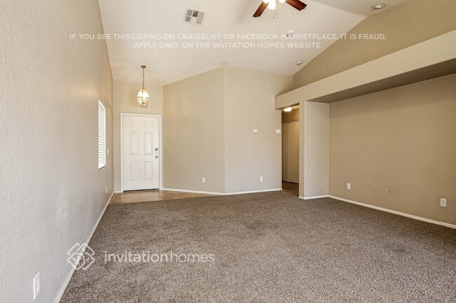 Building Photo - 10436 W Granada Rd