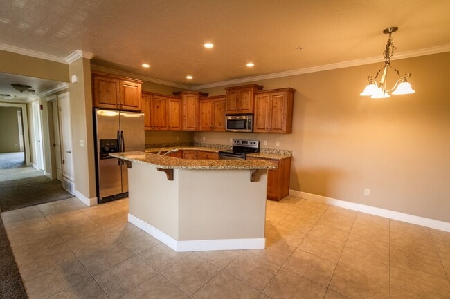 Building Photo - Italian Villages | 3-Bedroom Naples