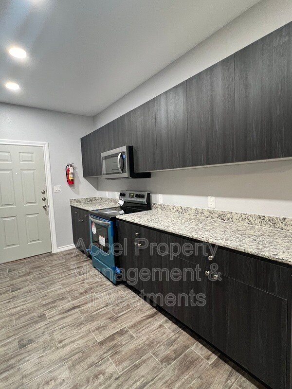 Building Photo - 5909 Puffin Ave