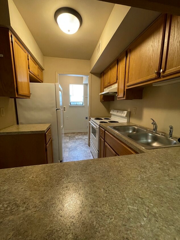 8208 Woodview Drive East, Sherwood, AR 72120 Townhome Rentals in Sherwood AR