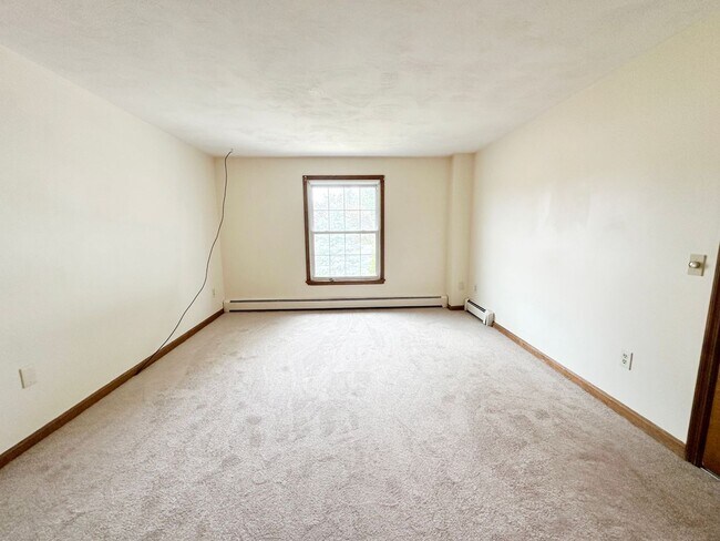 Foto del edificio - Holden: 2 Bed 1 Bath, Heat & Hot Water Inc...
