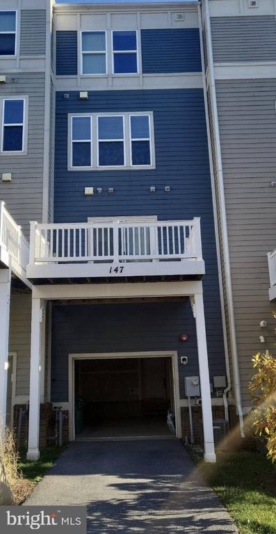 Building Photo - 147 Decoverly Dr