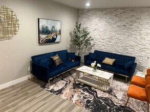 Building Photo - 354 Rexview Dr