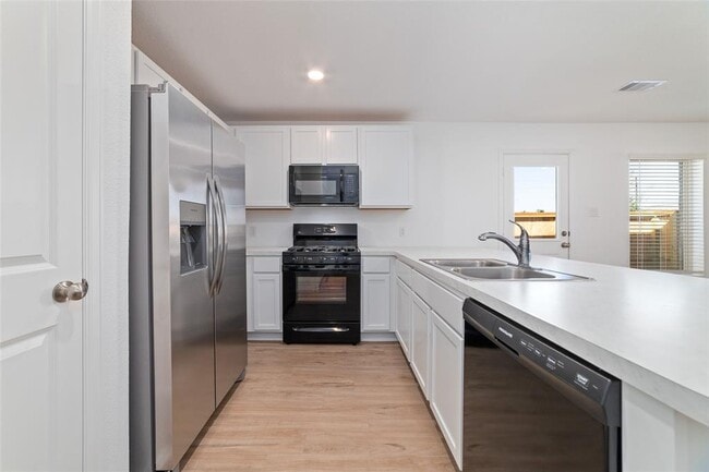 Building Photo - 27027 Vis Fld Dr