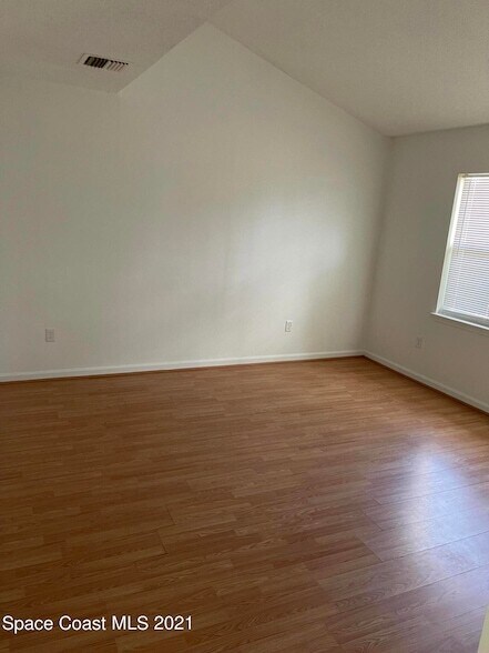 Foto principal - 4230 Mt Vernon Ave