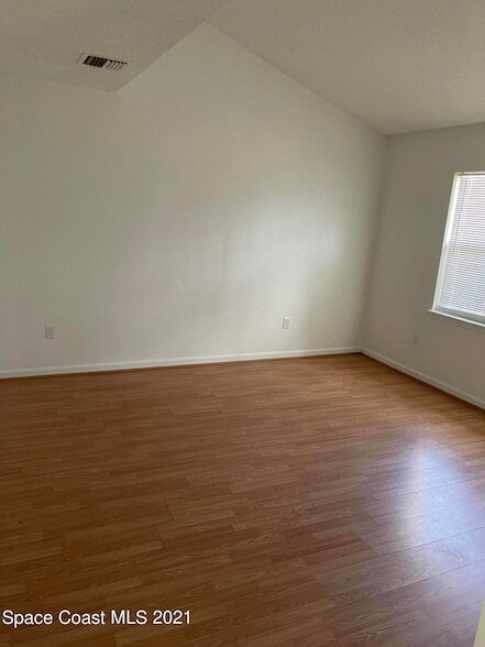 Primary Photo - 4230 Mt Vernon Ave