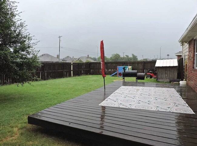Building Photo - 10821 Snow Pea Dr