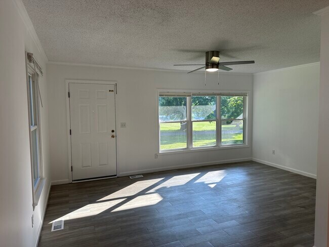 Living room - 78A Dries Dr