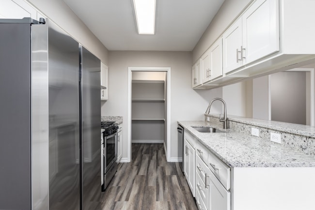 Building Photo - 7210 Grass Valley Dr