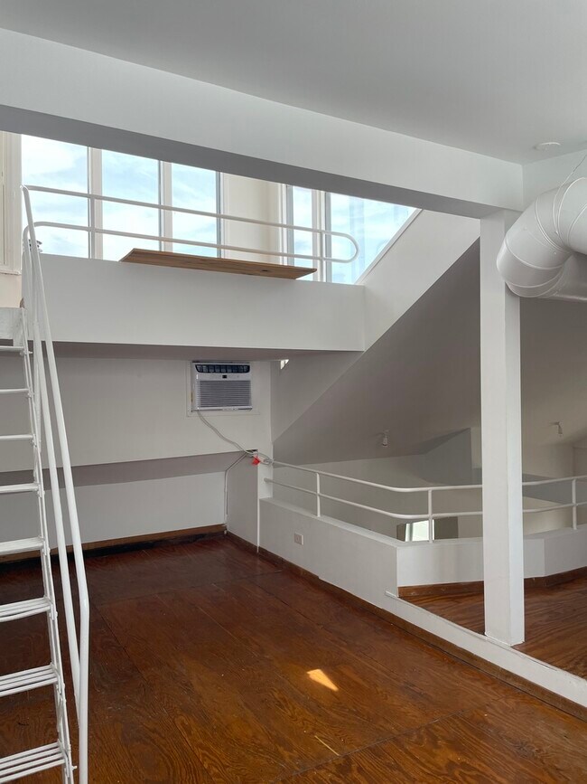 Building Photo - 1745 S Halsted St