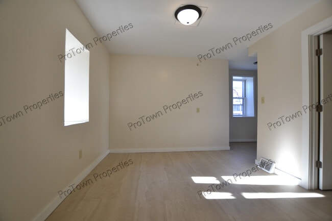 Foto del edificio - 811 N Center St