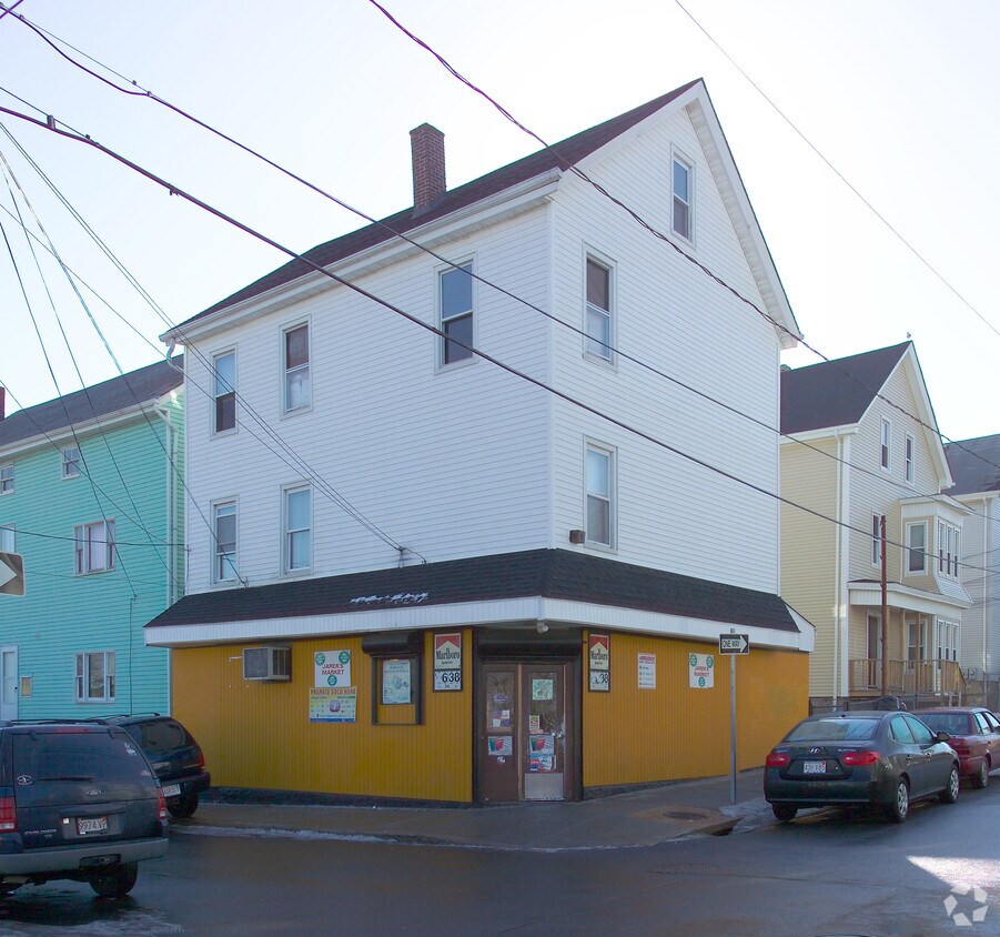 Building Photo - 362 5th St
