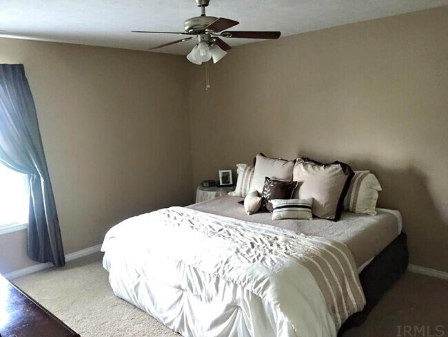 Foto del edificio - 4890 Imperial Dr