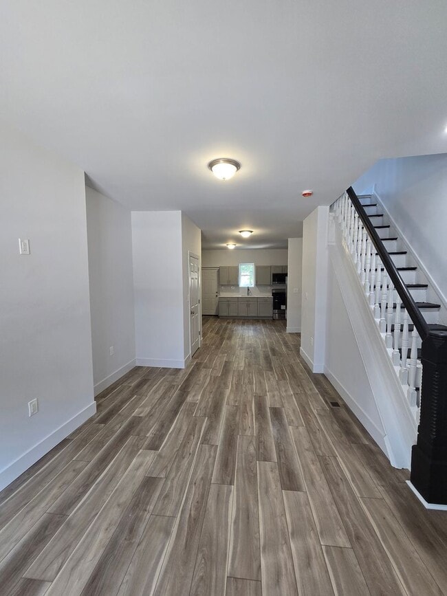 Building Photo - 2161 W Grange Ave