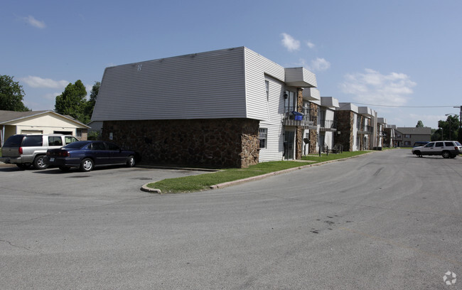 Building Photo - Peoria Gardens Apartments