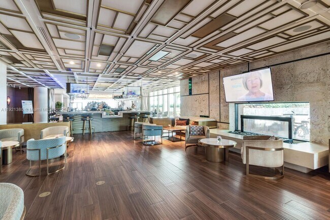 Foto del edificio - 6801 Collins Ave