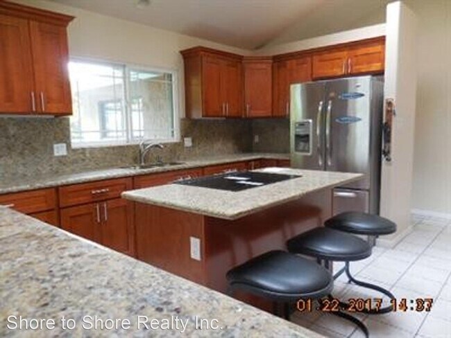 Building Photo - 3 br, 2 bath House - 1343 Kakae Place