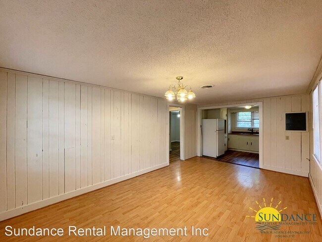 Building Photo - 2 br, 1.5 bath House - 30 Circle Drive