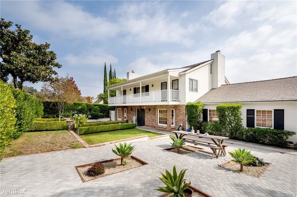 Primary Photo - 4 br, 5 bath House - 222 W Kenneth Rd