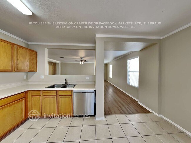 Building Photo - 11610 W Charter Oak Rd