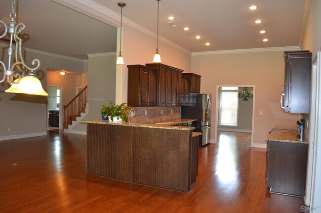 Foto del edificio - 104 Rushing Brook Dr