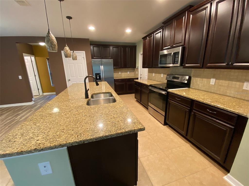 Foto del edificio - 814 Cadiz Loop