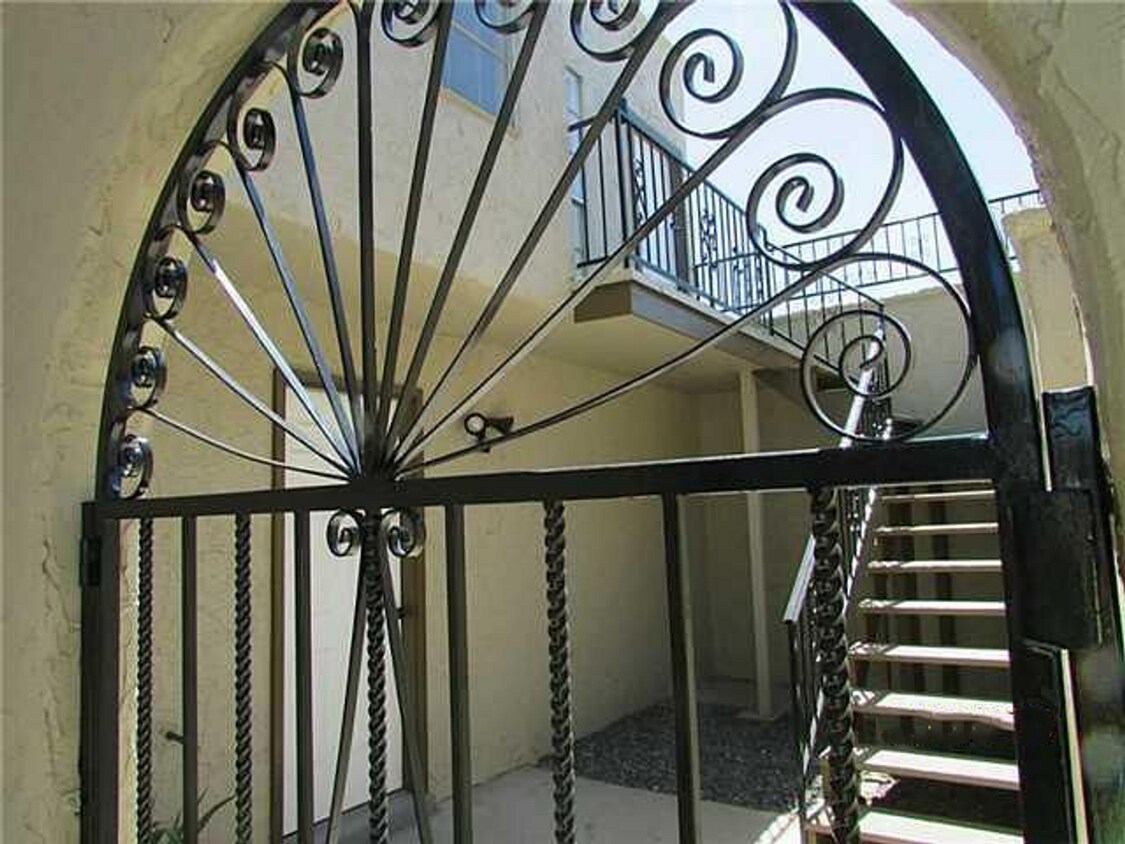 10640 Cuatro Vistas Dr Unit D, El Paso, TX 79935 Condo for Rent in El