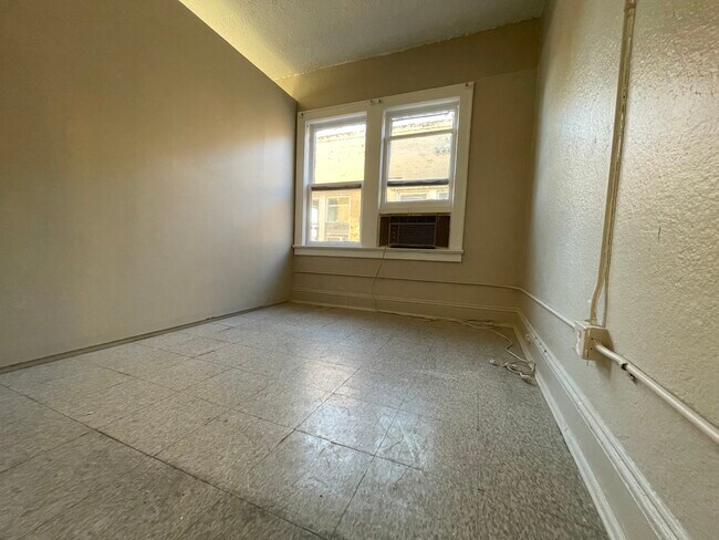Foto del edificio - 1881 SW 11th St