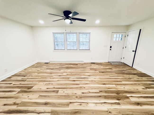 Foto del edificio - 2689 Fowler School Rd