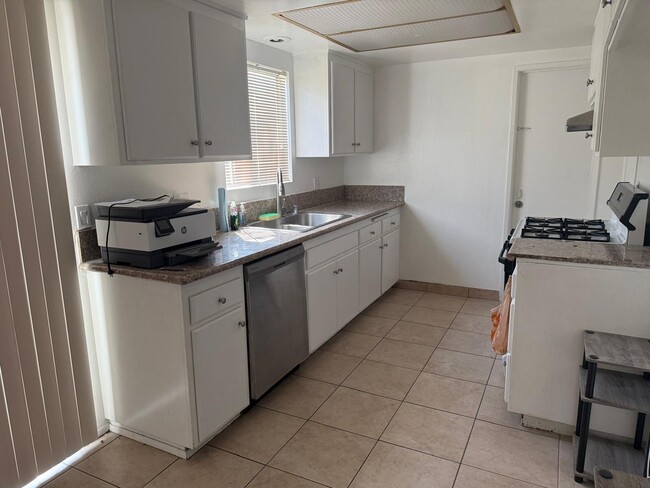 Kitchen - 3529 W Cornelia Cir