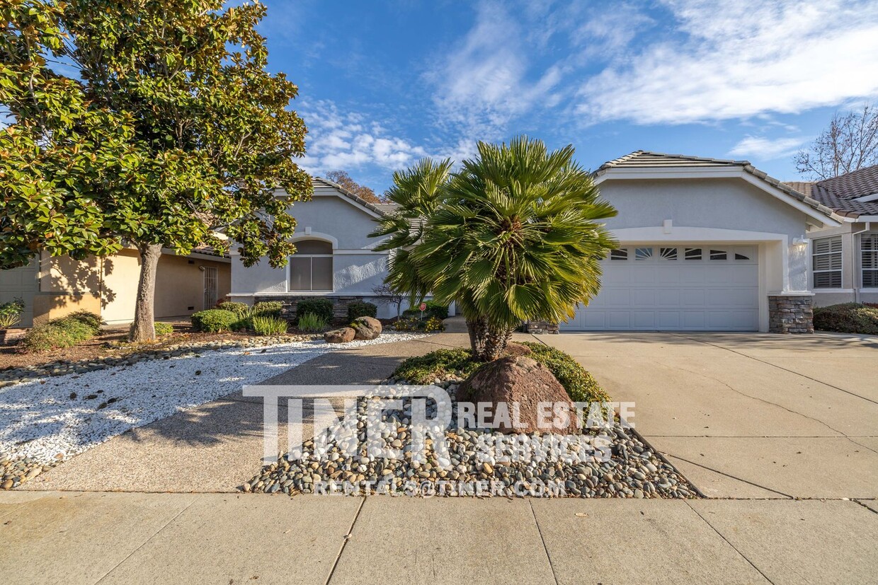 Primary Photo - Stunning 55+ community Sun City Roseville ...