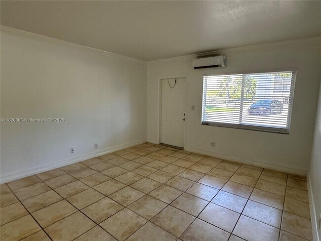 Foto del edificio - 1400 NE 56th St
