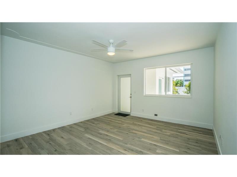 Foto principal - 345 W 42nd St
